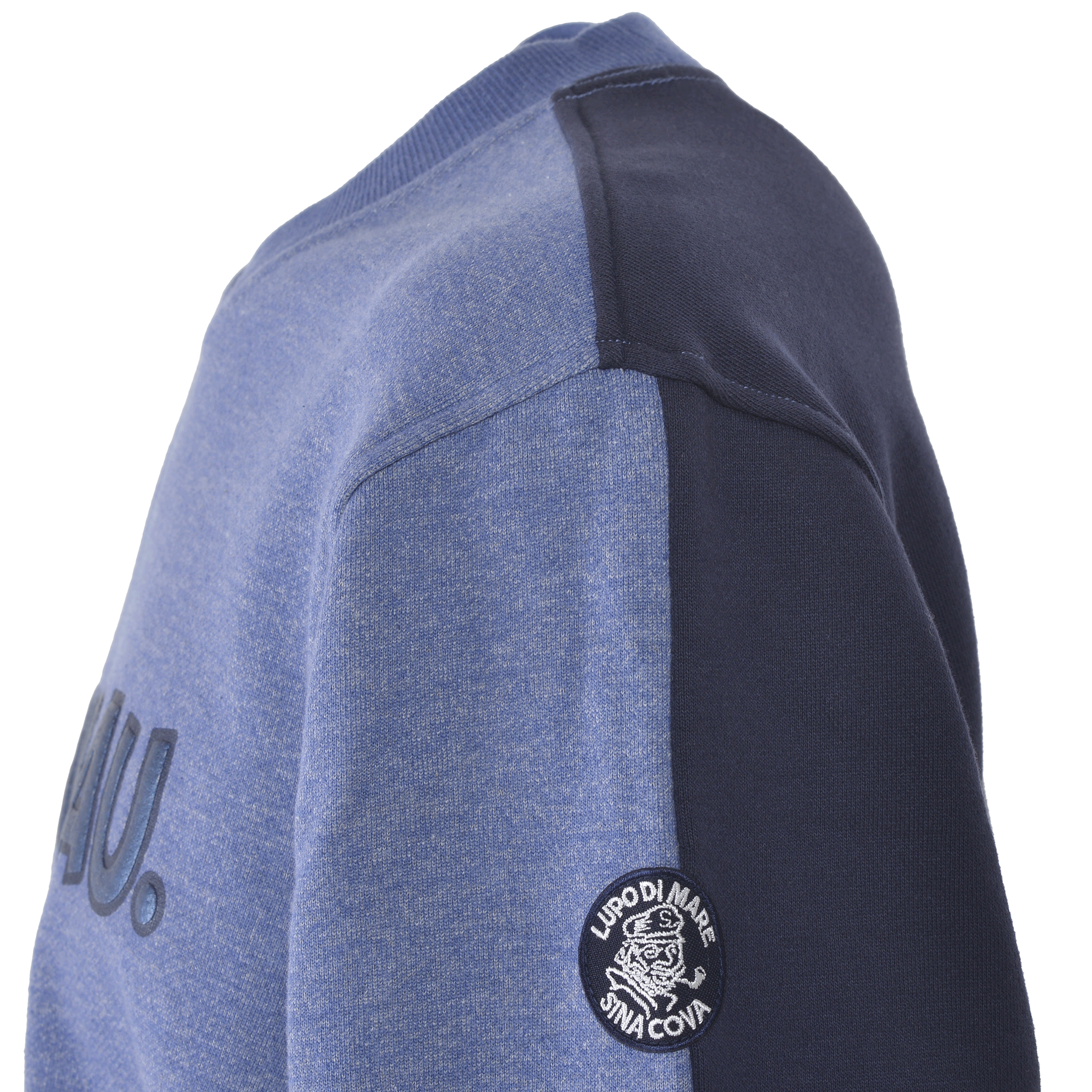 【公式】シナコバ(SINA COVA)クルーネックトレーナー 24220040 ブルーの肩部分