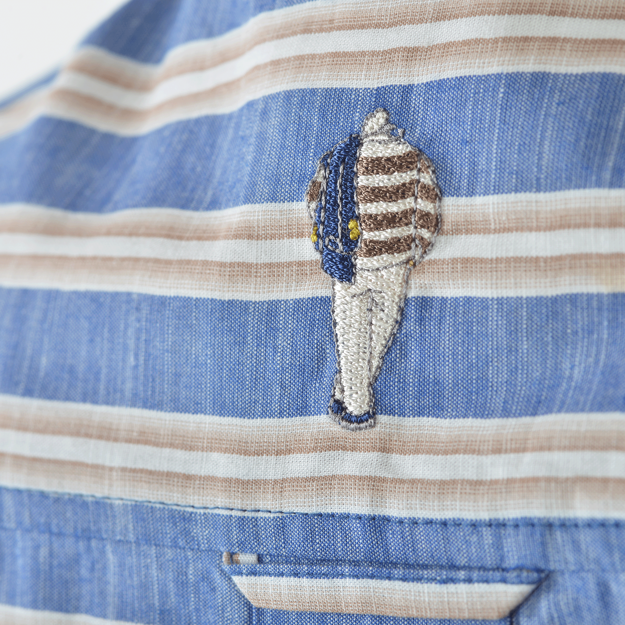 Long-sleeved button-down shirt 26124020