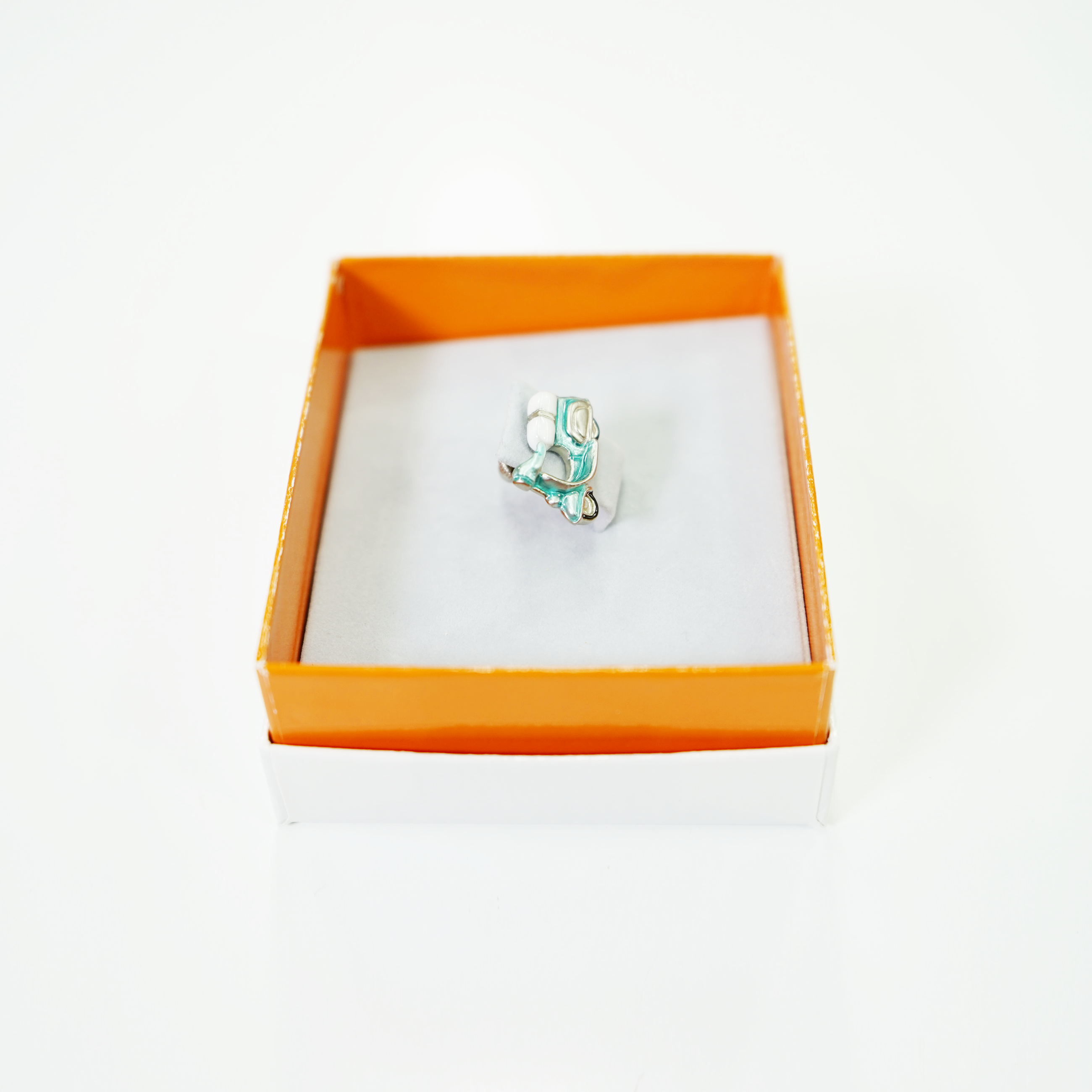 ラペルピン スクーター 57001120