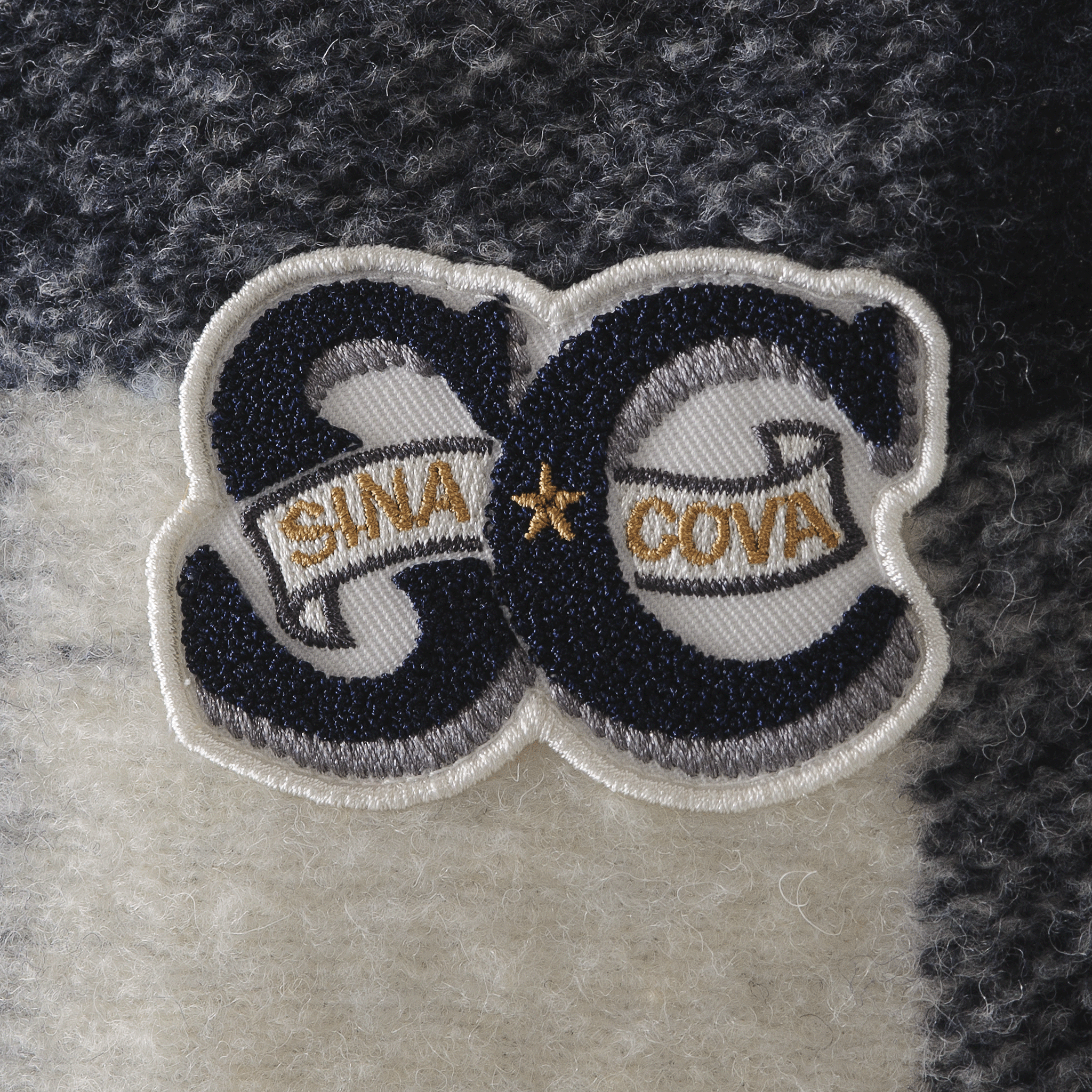【公式】シナコバ （SINA COVA） ZIPUPトラックジャケット 23223030